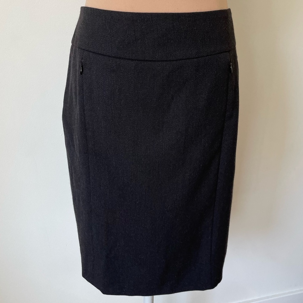 Akris 100% Wool Zipper Pocket Gray Career Professional Pencil Skirt EUC Size 6